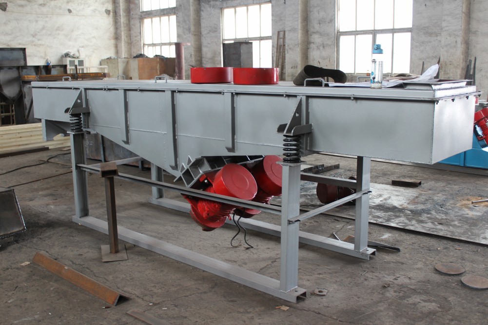 有機(jī)肥分級(jí)直線振動(dòng)篩生產(chǎn)廠家