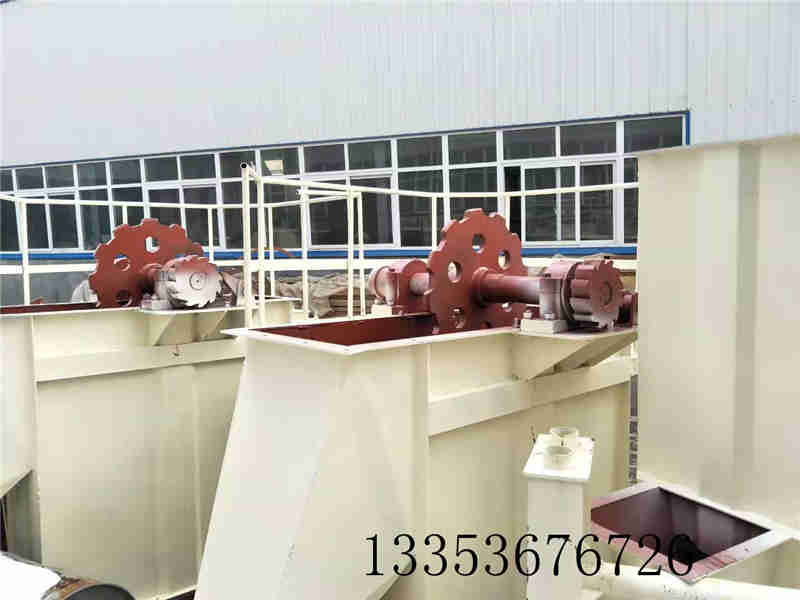 優(yōu)質(zhì)斗式提升機(jī)廠家在競(jìng)爭(zhēng)中如何選擇才能成功？