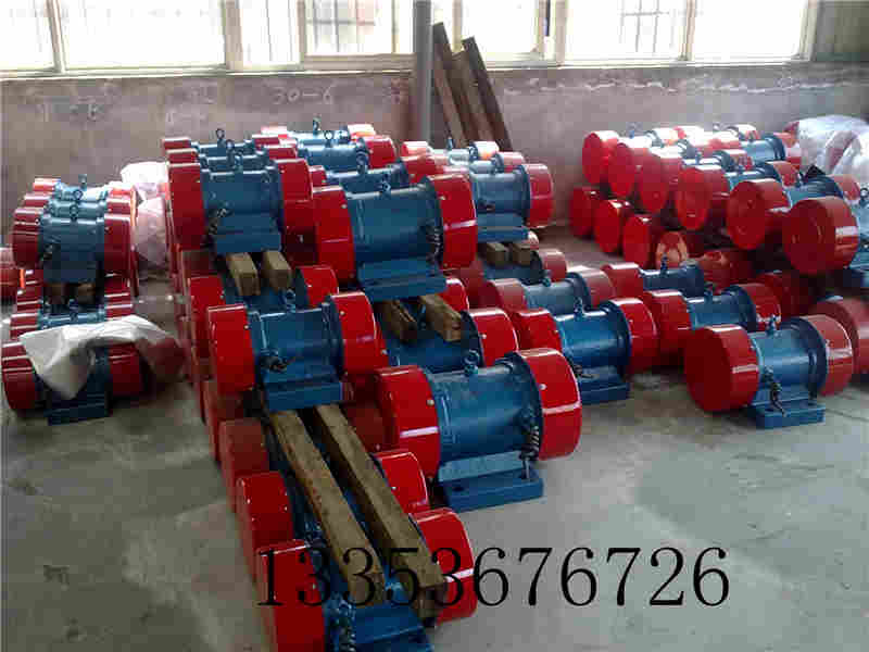 倉(cāng)壁振動(dòng)器