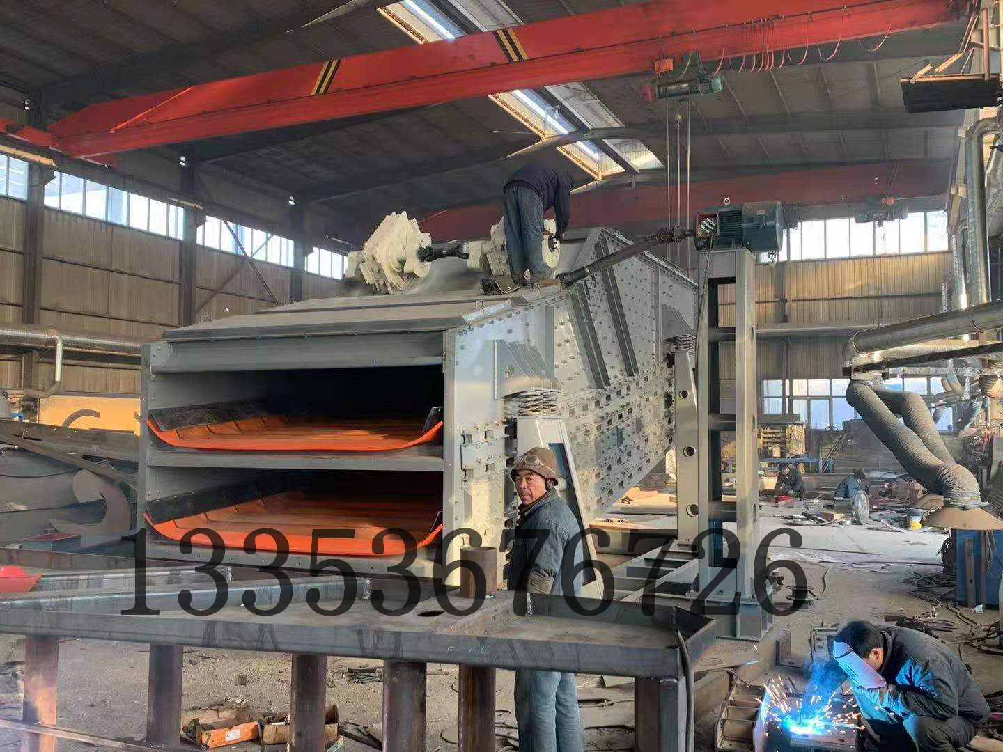 垃圾固廢分級(jí)處理專用弛張篩選機(jī)一臺(tái)需要投資得多少錢？